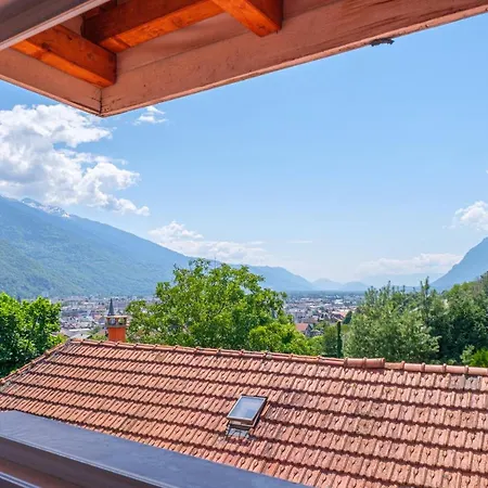 Studio DUPLEX 27m2, Lit double, Calme et Cosy, NETFLIX , WIFI, Parking, Hypercentre a 400m, arrivée tardive possible avec boite à clés Albertville Extérieur photo